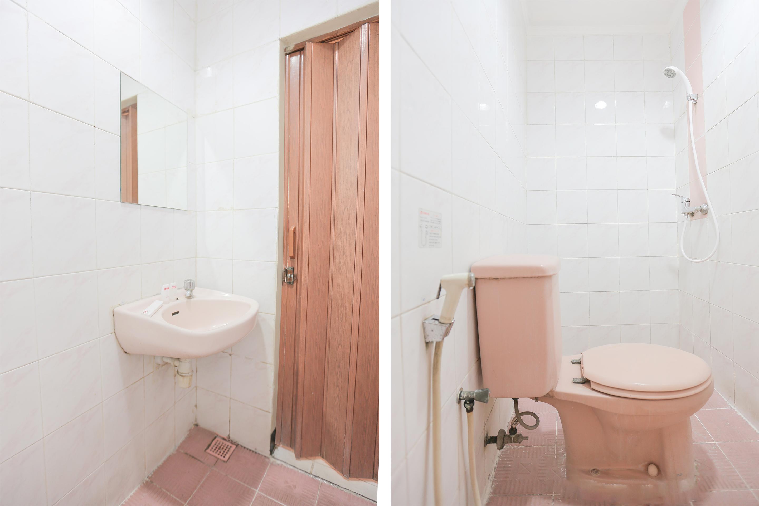Oyo 117 Blueberry Homestay Jakarta Exterior photo