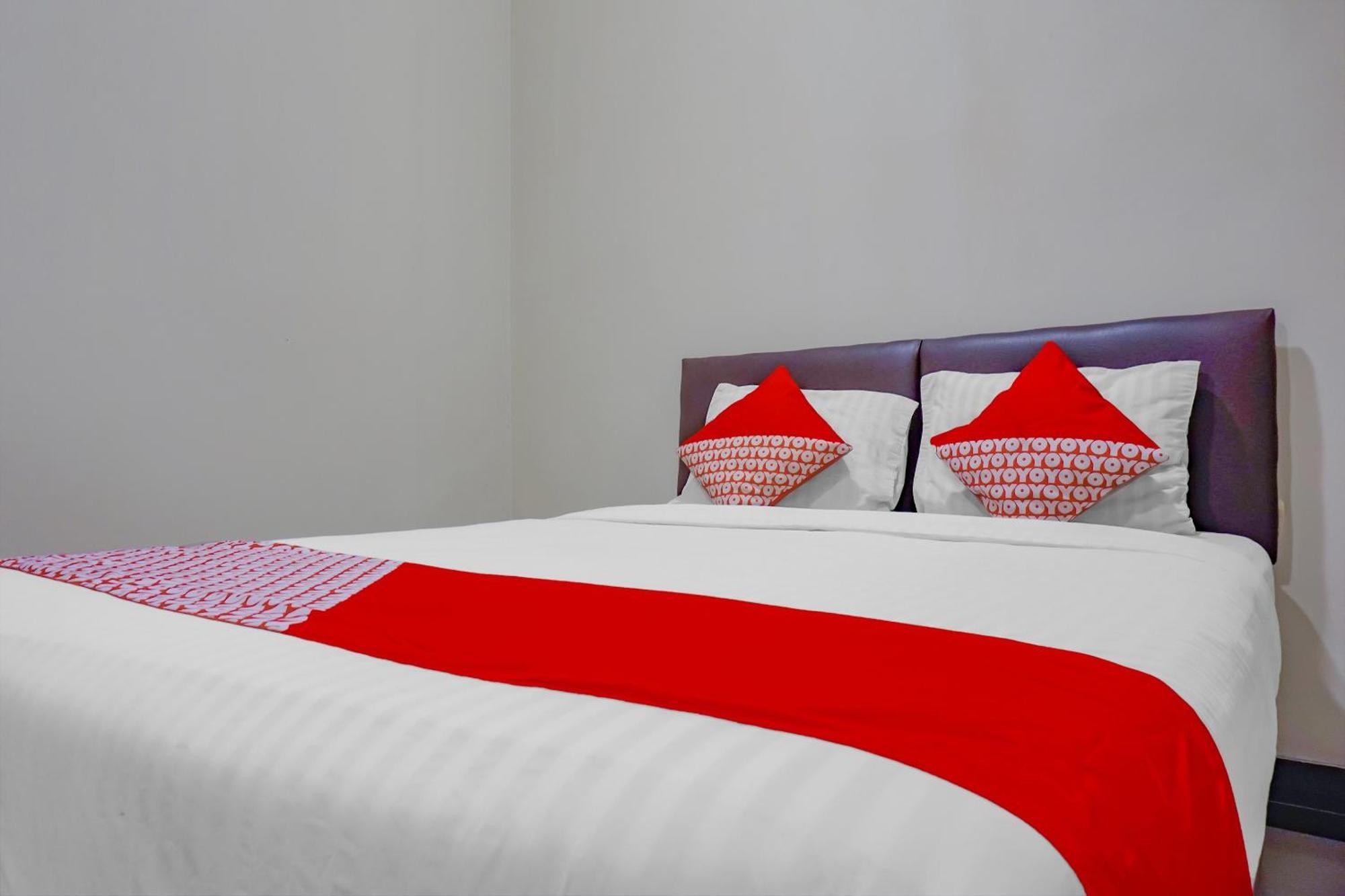 Oyo 117 Blueberry Homestay Jakarta Exterior photo