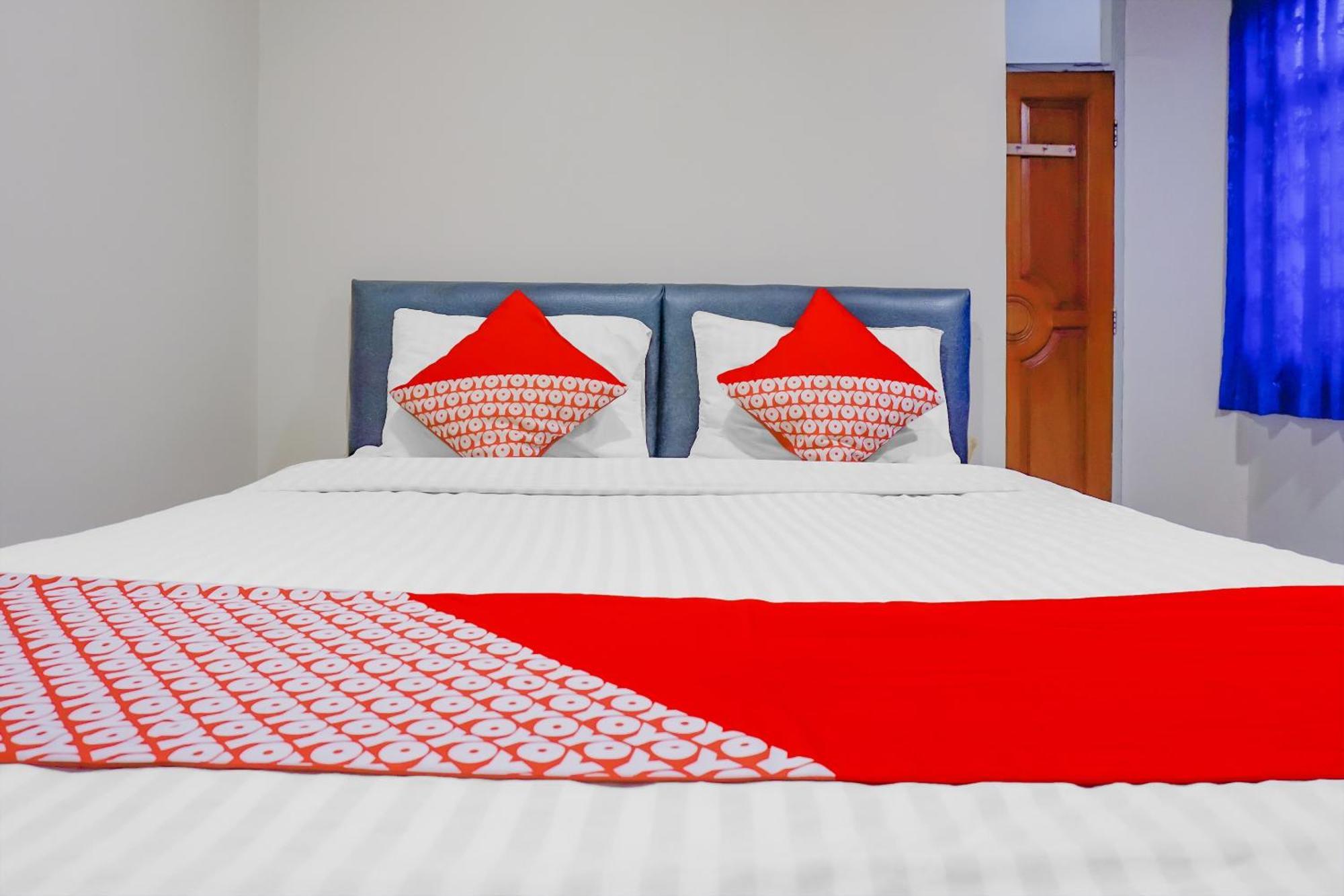 Oyo 117 Blueberry Homestay Jakarta Exterior photo