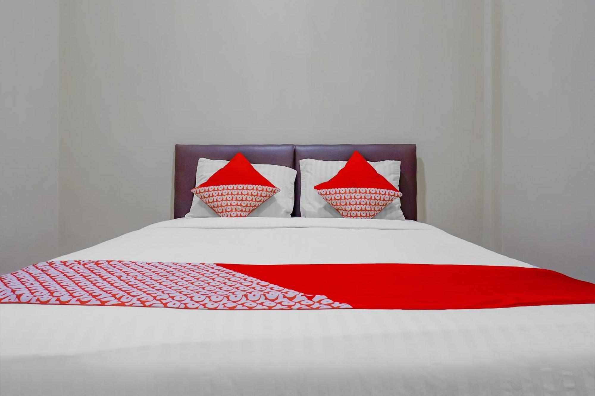 Oyo 117 Blueberry Homestay Jakarta Exterior photo