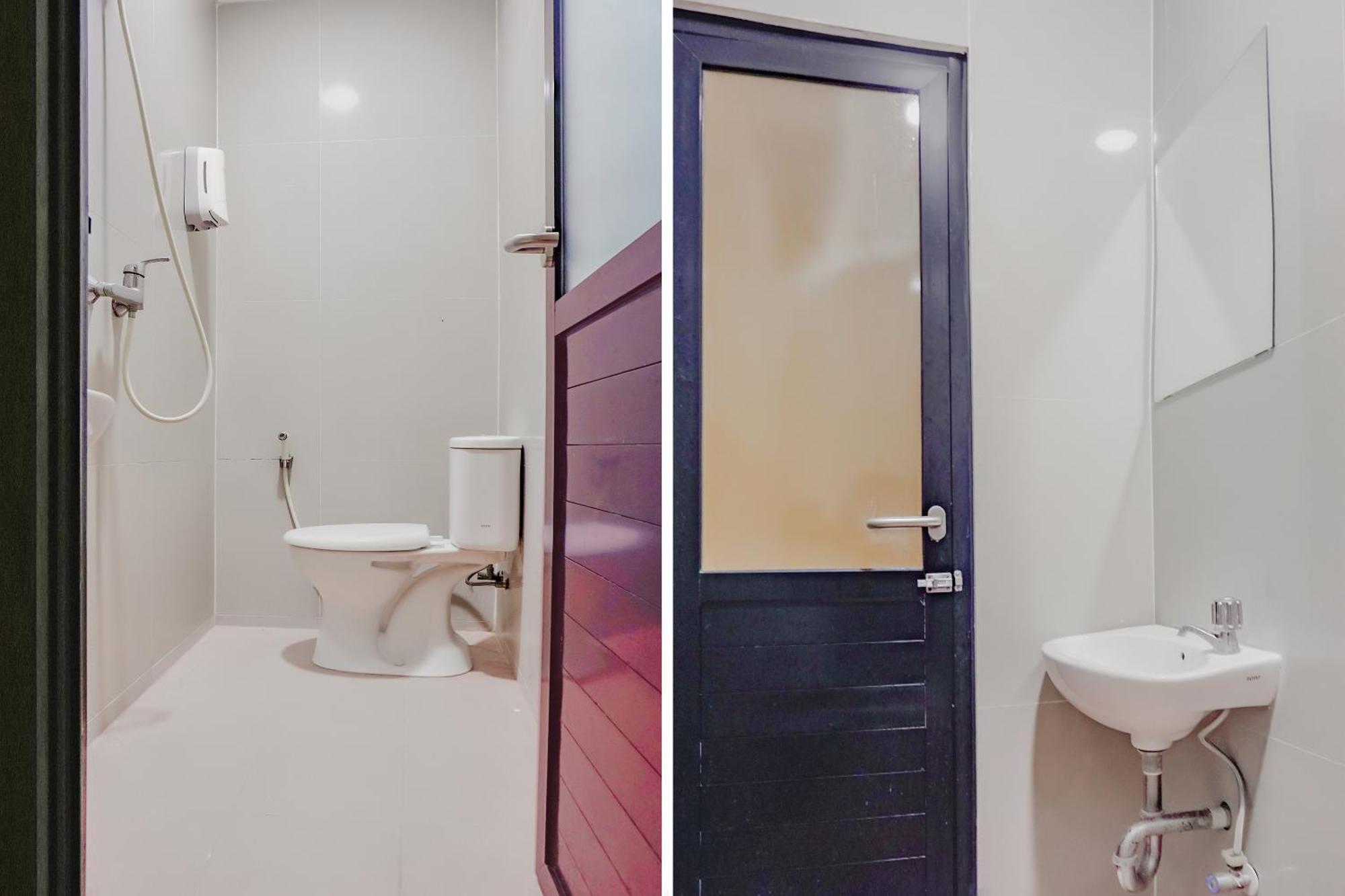 Oyo 117 Blueberry Homestay Jakarta Exterior photo