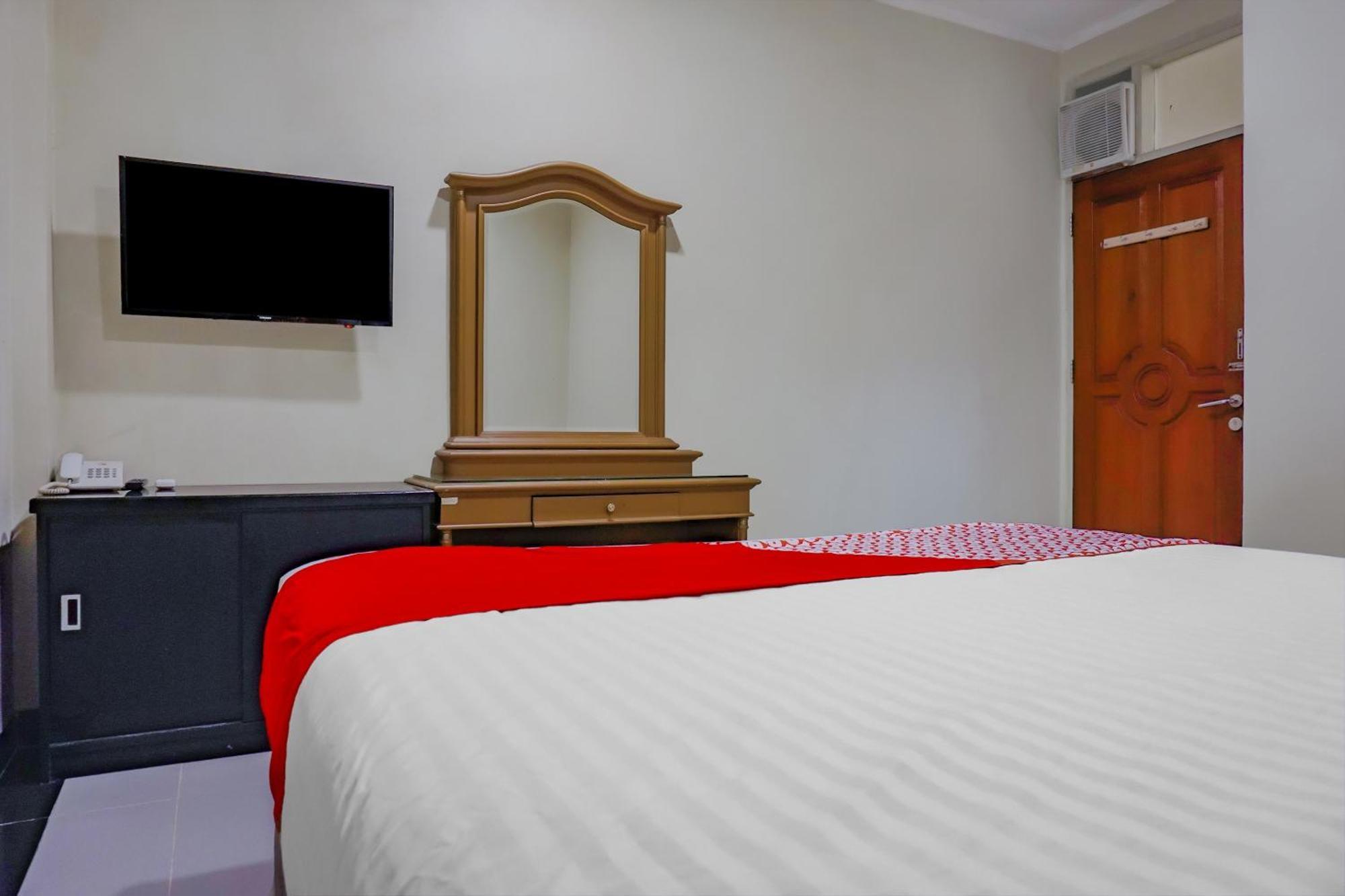 Oyo 117 Blueberry Homestay Jakarta Exterior photo